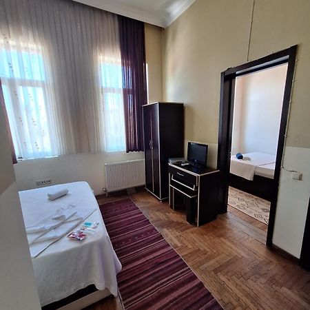 Gold Hotel Batum Bagian luar foto