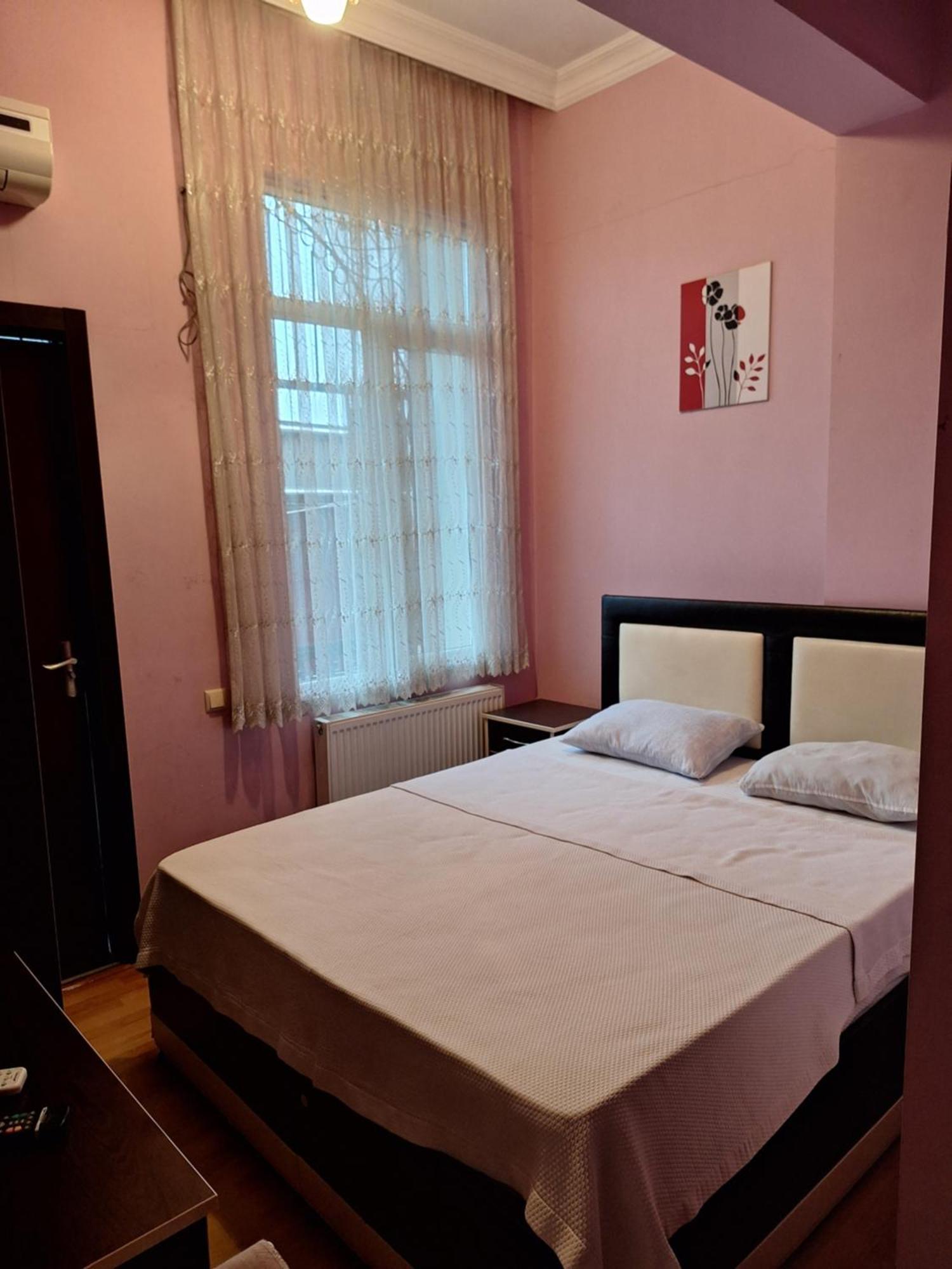 Gold Hotel Batum Bagian luar foto