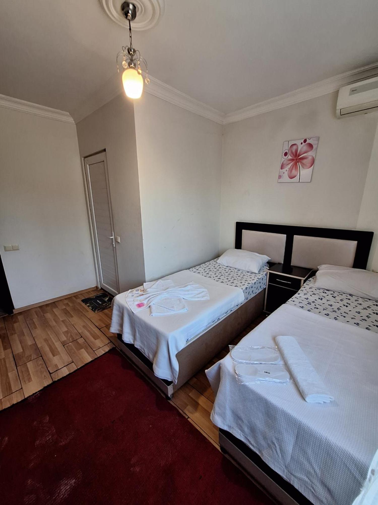 Gold Hotel Batum Bagian luar foto